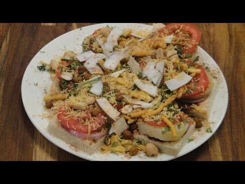 Bread Chaat | Breakfast Recipes | Sanjeev Kapoor Khazana - UCmoX4QULJ9MB00xW4coMiOw