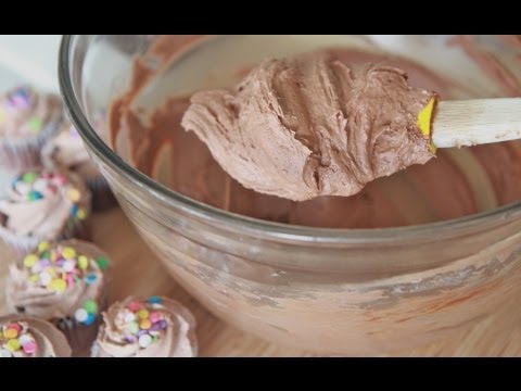 Whipped Chocolate Buttercream Frosting Recipe - UCubwl8dqXbXc-rYE8MOSUnQ