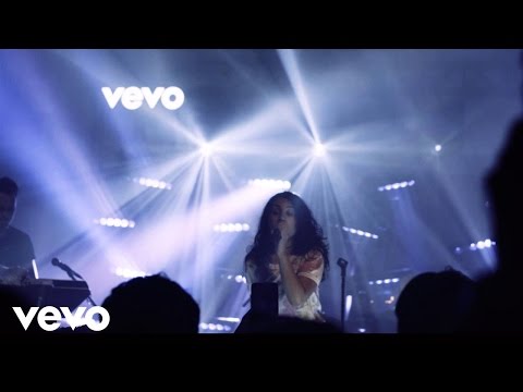 Alessia Cara - Scars To Your Beautiful (Vevo Presents) - UC2pmfLm7iq6Ov1UwYrWYkZA