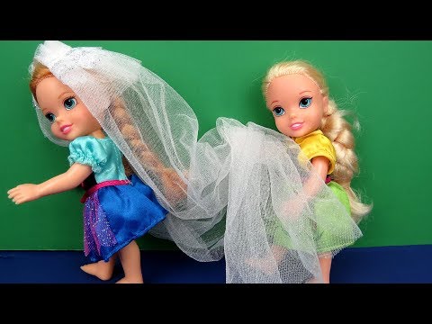Wedding VEIL problem ! Elsa and Anna toddlers - beautiful gown - dress up mess - UCQ00zWTLrgRQJUb8MHQg21A