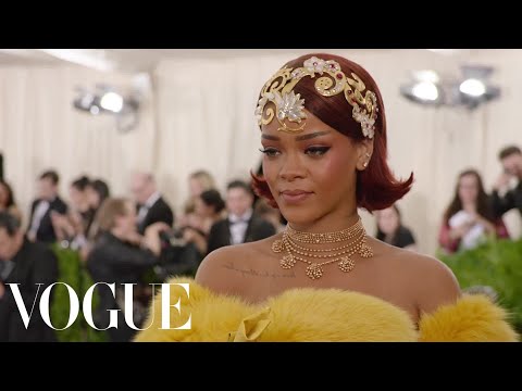 Rihanna at the Met Gala 2015 | China: Through the Looking Glass - UCRXiA3h1no_PFkb1JCP0yMA