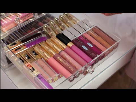 Dulce Candy's Makeup Collection | 2015 - UCo5zIpjl2OQkYatd8R0bDaw