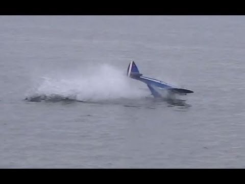 R/C Float Plane Racer Crash on Takeoff in Union Bay - UCfqeHMZ1F9CS7LfzQ7vJZHA