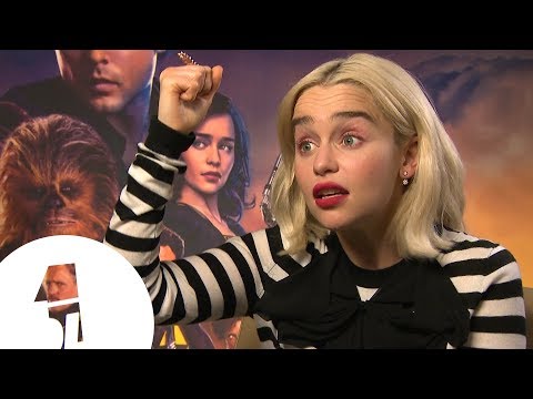 "Oi! Khaleesi!": How NOT to ask Emilia Clarke for a selfie - UC-FQUIVQ-bZiefzBiQAa8Fw