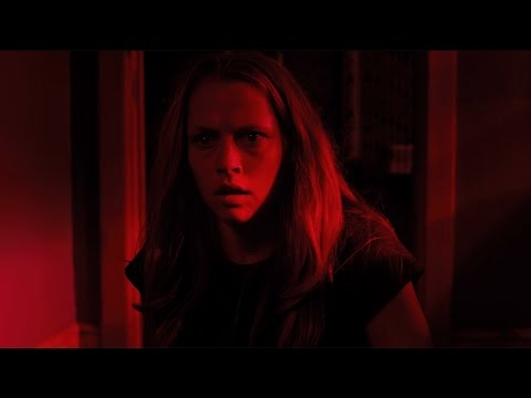 Lights Out - Official Trailer 2 [HD] - UCjmJDM5pRKbUlVIzDYYWb6g