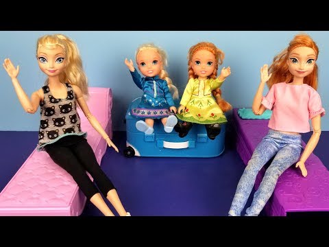 At the HOTEL ! Elsa and Anna toddlers - unpacking - bedtime - vacation trip - bath - UCQ00zWTLrgRQJUb8MHQg21A
