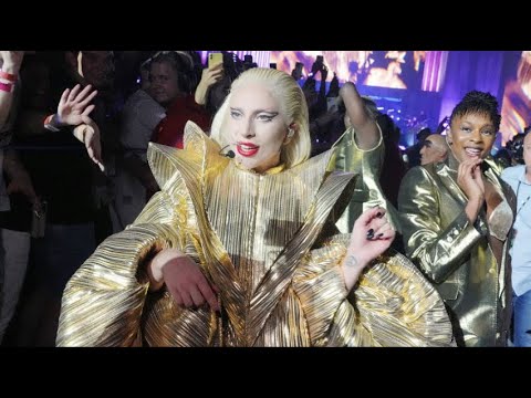 Free Woman - Lady Gaga (Live in Tokyo, Japan)