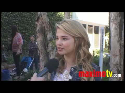 STEFANIE SCOTT Interview at Emily Grace Reaves Clothing Launch at Fred Segal - UCybF_bgvjVTAPIm8HT-TNdQ