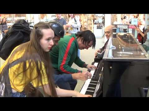 Teenage Girl Rocks The Public Piano. Dudes Gather To Watch - UCuVl3FLelHWO-CRUBtxiJAQ