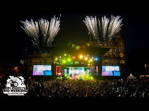 Tiësto - Extended highlights (Radio 1's Big Weekend 2014) - UC-FQUIVQ-bZiefzBiQAa8Fw