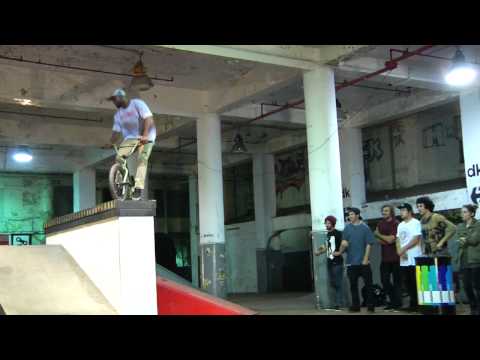Chad Kerley's BMX Vitamin Water Invitational Contest. - UCEt2RMm3EqtoerqX0-fUpfw