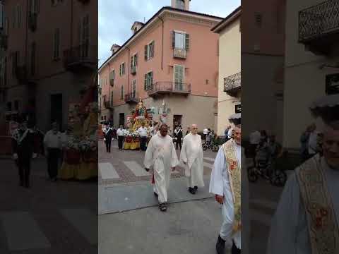 L'effigie in processione a Chieri