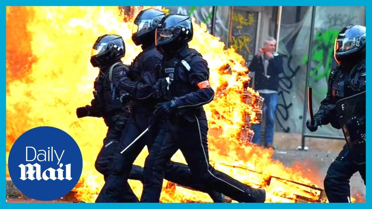 LIVE: France pension protests – Protesters gather against police violence