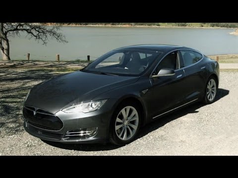 Tesla Model S can be a boat, Elon Musk says (CNET Update) - UCOmcA3f_RrH6b9NmcNa4tdg