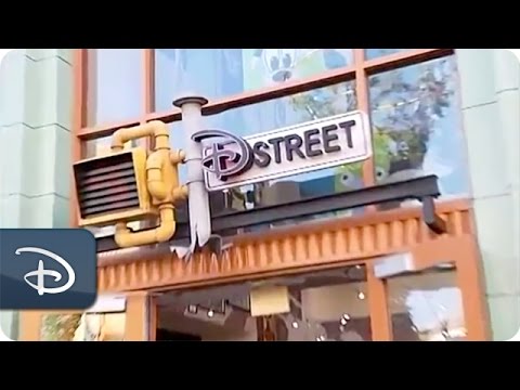 D Street & Vault 28 - Every Role a Starring Role | Disneyland Resort - UC1xwwLwm6WSMbUn_Tp597hQ