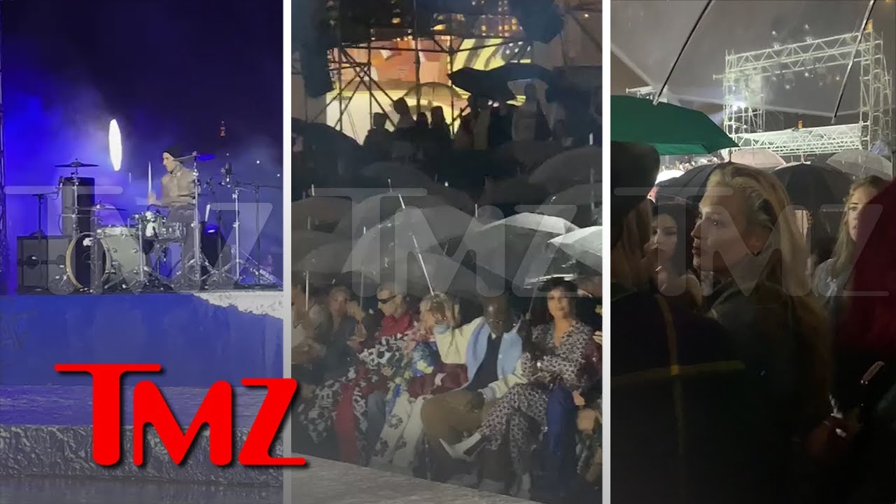 Kris Jenner Attends NY Fashion Week in Pouring Rain with Other Celebs | TMZ