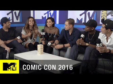 The Cast of The Power Rangers Loved the Original Power Rangers | Comic Con 2016 | MTV - UCxAICW_LdkfFYwTqTHHE0vg