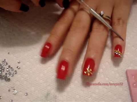 Uñas Rojas con Piedras