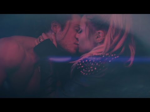 Grandtheft & Delaney Jane - Easy Go (Official Music Video) - UCywgIB7Wd2woy5se8ReOpmw