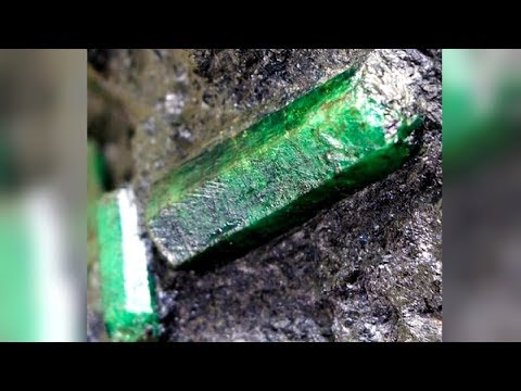 Man That Dug Up An 800 Pound Emerald Had To Go Underground Out Of Fear For His Life - UCWEkD4SpTcBVOlsEcQaNg0w