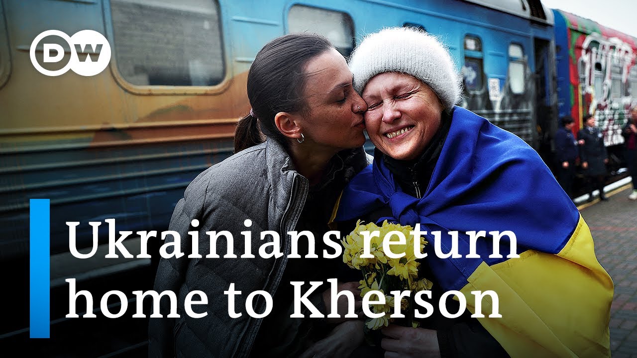 First train arrives in Kherson as Russia cripples Ukraine power grid | DW News