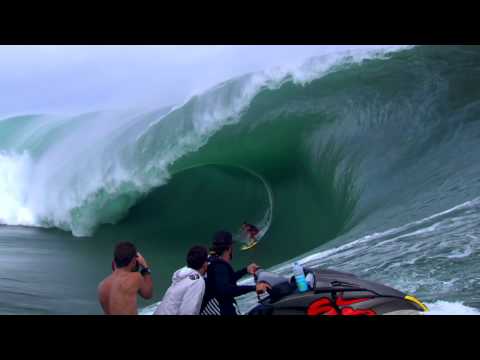 One on one surfing contest - Red Bull Cape Fear 2014 - UCblfuW_4rakIf2h6aqANefA