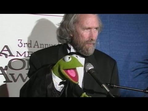 FLASHBACK: Remembering Jim Henson, 25 Years After His Death - UCdtXPiqI2cLorKaPrfpKc4g