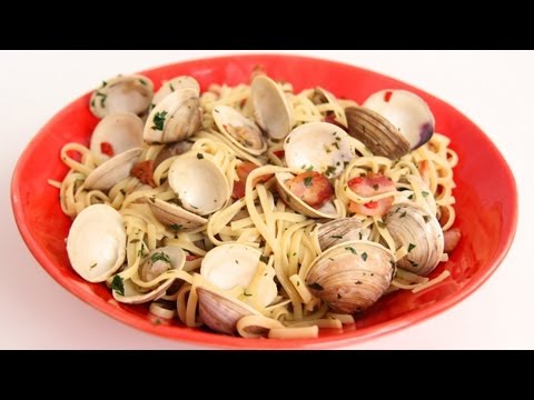 Linguine with Clams & Bacon Recipe - Laura Vitale - Laura in the Kitchen Episode 581 - UCNbngWUqL2eqRw12yAwcICg