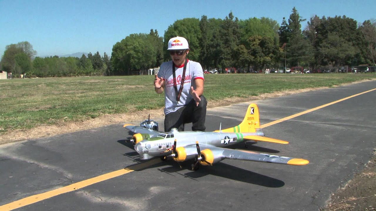 B-17 Bomber Flying Fortress "Fuddy Duddy" "Bit O Lace" RC Flight Review ...