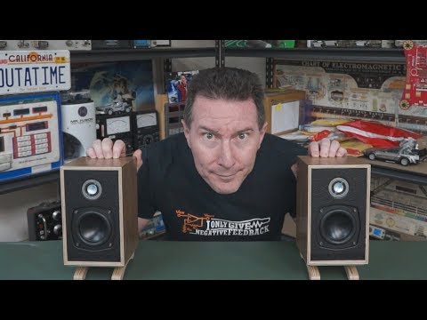 EEVblog #1162 - Little British Monitors - UC2DjFE7Xf11URZqWBigcVOQ