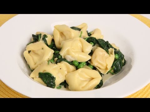 Tortellini with Spinach and Peas Recipe - Laura Vitale - Laura in the Kitchen Episode 900 - UCNbngWUqL2eqRw12yAwcICg