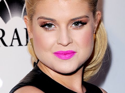 Kelly Osbourne Inspired Makeup Tutorial - UCzTKskwIc_-a0cGvCXA848Q