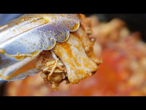 This is the secret to ... the perfect pulled chicken!  Dutch Oven - UC_kARM8MBLDBxZQuZeYYQdQ