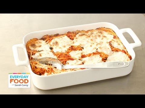 Baked Spaghetti and Mozzarella Recipe - Everyday Food with Sarah Carey - UCl0kP-Cfe-GGic7Ilnk-u_Q