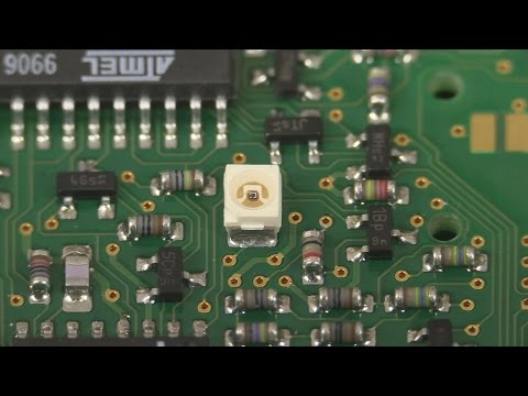 EEVblog #942 - Mystery Monday Teardown - UC2DjFE7Xf11URZqWBigcVOQ