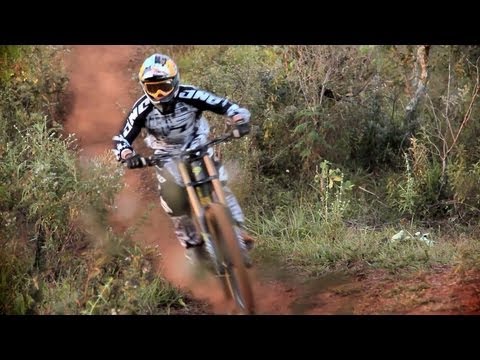 Meet Downhill MTB Rider Bernardo Cruz 2013 - UCblfuW_4rakIf2h6aqANefA