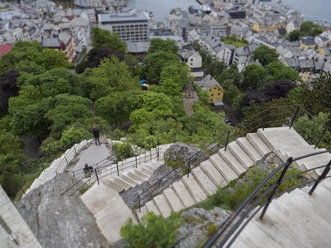 Facing our fear of heights in the small city of Ålesund!!! - UCz3LjbB8ECrHr5_gy3MHnFw