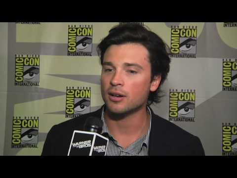 Comic-Con 2010 : Tom Welling - UClzCn8DxRSCuMFv_WfzkcrQ