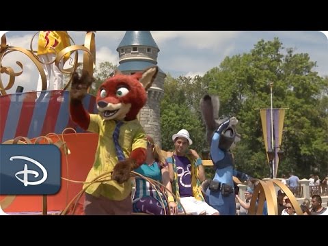 "Zootopia" Characters - "Move It! Shake It! Dance & Play It!" | Walt Disney World - UC1xwwLwm6WSMbUn_Tp597hQ