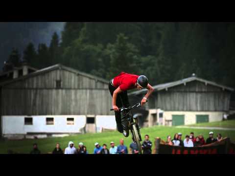 Mountain bike slopestyle in slow motion - 26TRIX in Leogang Austria 2014 - UCblfuW_4rakIf2h6aqANefA