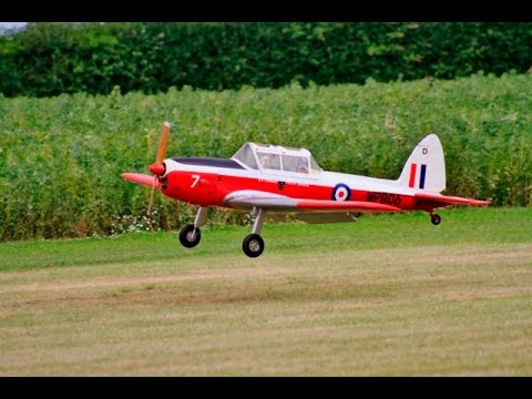 De HAVILAND DHC-1  CHIPMUNK GIANT 38% SCALE RC - KING 67cc - WILLIS WARBIRDS FIGHTER MEET - 2016 - UCMQ5IpqQ9PoRKKJI2HkUxEw