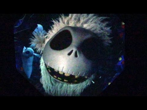 Haunted Mansion Holiday Full Experience at Disneyland 2015: Exterior, Queue, Interior, Ride - UCe-gHr2O_LP7t0YJYHZQZlg