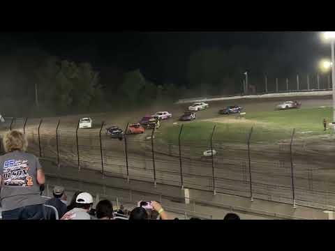 Street Stock Feature Race (green/white finish, 7-7) on 8-14-2024 at Wilmot raceway - dirt track racing video image