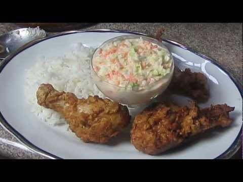 pollo frito con coleslaw. - UCIRNADSE7zTt6_MshDlnZSA