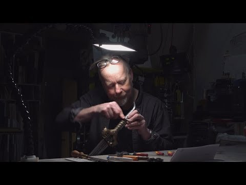 Adam Savage's One Day Builds: Custom Workbench LED Lamp! - UCiDJtJKMICpb9B1qf7qjEOA