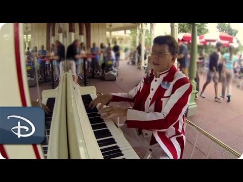 Casey's Corner Piano Player Marks 30 Years Playing | Walt Disney World - UC1xwwLwm6WSMbUn_Tp597hQ