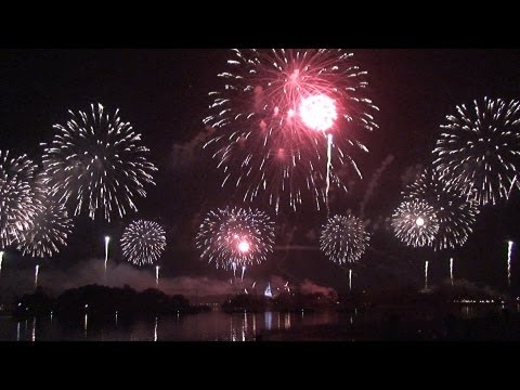 Fantasy In The Sky New Year's Eve Fireworks Recorded From Polynesian Beach at Walt Disney World - UCe-gHr2O_LP7t0YJYHZQZlg