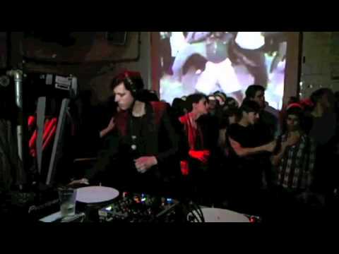 Dixon 30 min Boiler Room Berlin DJ Set - UCGBpxWJr9FNOcFYA5GkKrMg