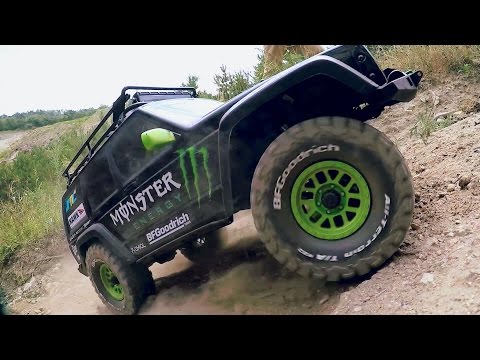 Monster Energy Jeep Cherokee Axial SCX10II Mountain Crawl - UCerbnOYwiVAIz8hmhHkxQ8A