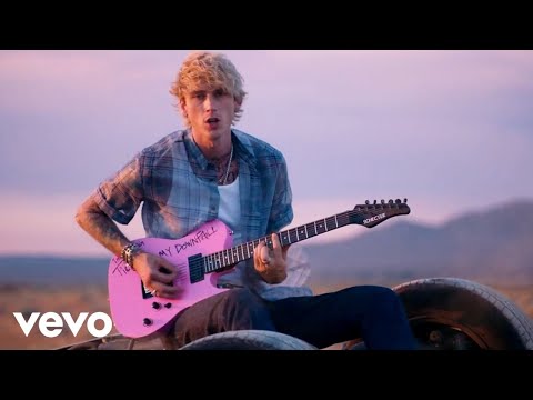 Machine Gun Kelly ft. blackbear - my ex's best friend ...